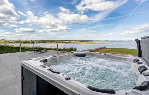 Hjarbæk Casa | Amazing Home In Løgstrup With Wifi