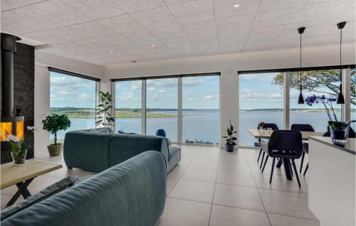 Hjarbæk Casa | Amazing Home In Løgstrup With Wifi