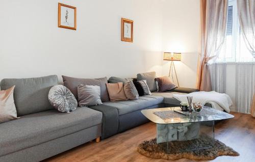 Salakovci Casa | Amazing Home In Labin With Kitchen
