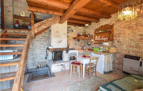 Lamon Casa | Amazing Home In Lamon With Wifi