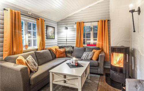 Valberg Casa | Amazing Home In Leknes With Kitchen