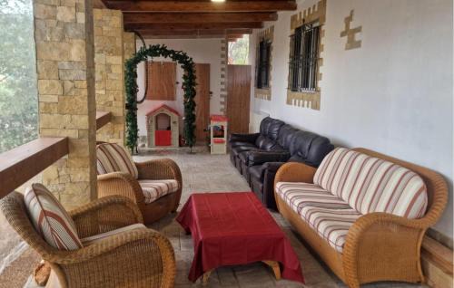 Macastre Casa | Amazing Home In Macastre With Sauna