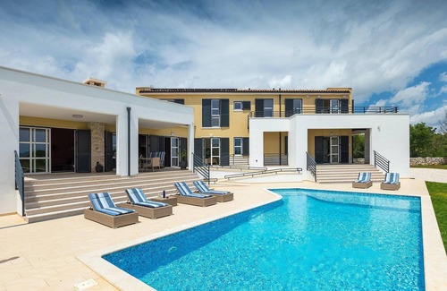 Divsici Casa | Increíble casa en Marcana