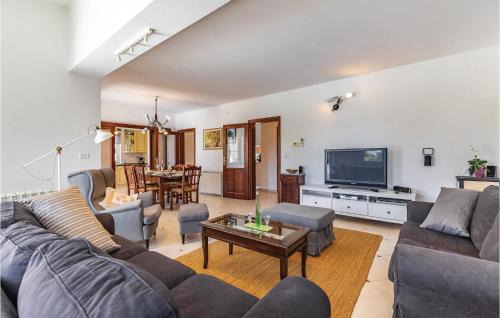 Marcana Casa | Amazing Home In Marcana With Wifi