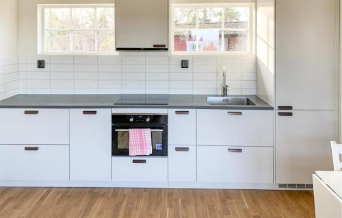 Mariefred Casa | Amazing Home In Mariefred With Kitchen