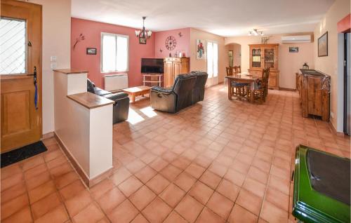 Mazan Casa | Amazing Home In Mazan With Kitchen