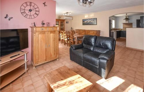 Mazan Casa | Amazing Home In Mazan With Kitchen