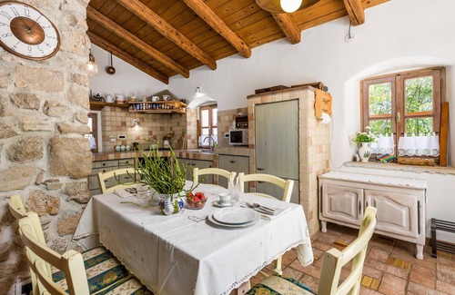 Sucici Casa | Increíble casa en Moscenice con WiFi