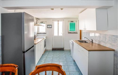 Opuzen Casa | Amazing Home In Opuzen With Kitchen