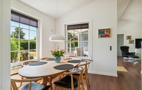 Udbyhøj Casa | Amazing Home In Ørsted With Kitchen