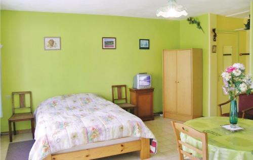 Quettehou Casa | Amazing Home In Quettehou