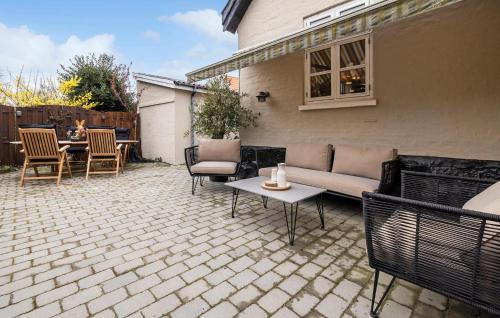 Ronne Casa | Amazing Home In Rønne With Wifi