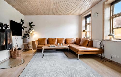 Ronne Casa | Amazing Home In Rønne With Wifi