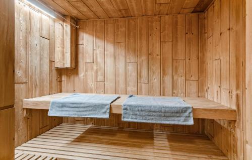 Ronbjerg Casa | Amazing Home In Roslev With Sauna