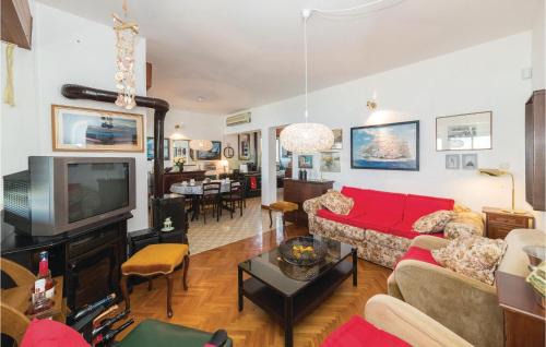Seget Donji Casa | Amazing Home In Seget Donji With Kitchen