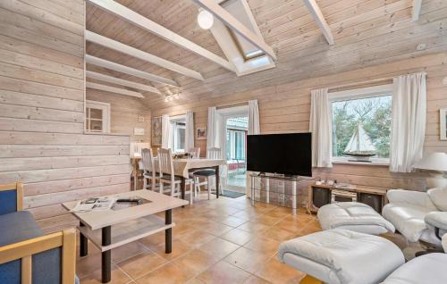Skjern Casa | Amazing Home In Skjern With Kitchen