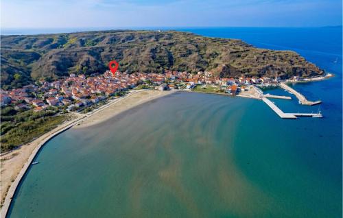 Susak Casa | Amazing Home In Susak With Kitchen