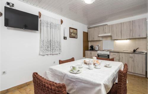 Susak Casa | Amazing Home In Susak With Kitchen