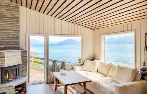Kvam Casa | Amazing Home In Tørvikbygd With Wifi