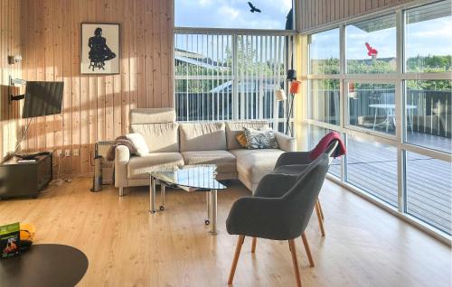 Skaven Strand Casa | Amazing Home In Tarm With Wifi
