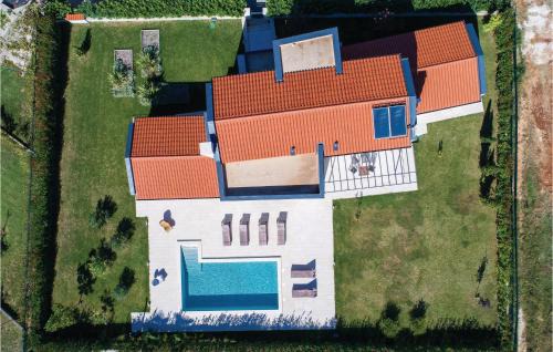 Valbandon Casa | Amazing Home In Valbandon