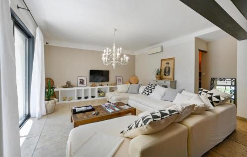 Vedene Casa | Amazing Home In Vedène