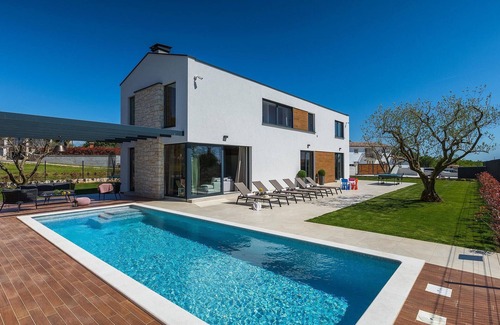 Visnjan Casa | Increíble casa en Visnjan con sauna
