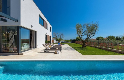 Visnjan Casa | Increíble casa en Visnjan con sauna