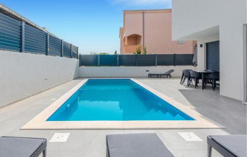 Vrsi Casa | Amazing Home In Vrsi With Wifi