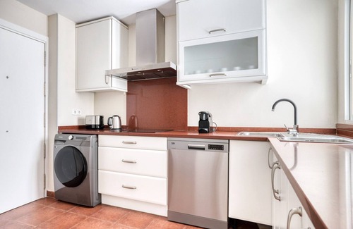 Jeronimos Apartamento | Amazing Jerónimos 3BR, in the best area of Madrid, by Blueground