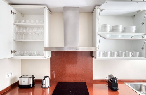 Jeronimos Apartamento | Amazing Jerónimos 3BR, in the best area of Madrid, by Blueground