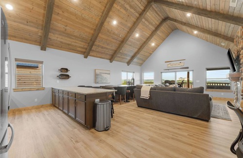 Table Rock Cabina | Amazing Lake View! No Stairs Cabin! Indoor Pool!