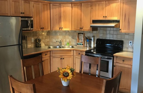 East Kootenay Condominio | Vista increíble, pasos de Kinsmen Beach y el centro de Invermere tiendas y restaurantes