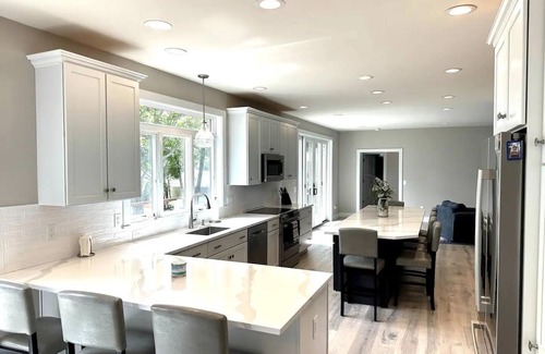 Centerville Casa | Amazing Lakefront Retreat w/ Private Beach, Dock