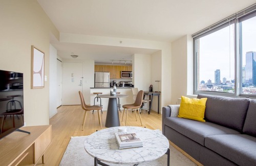 Hunters Point Apartamento | Amazing LIC 1BR w/ Doorman, Pool & Gym, nr River, by Blueground