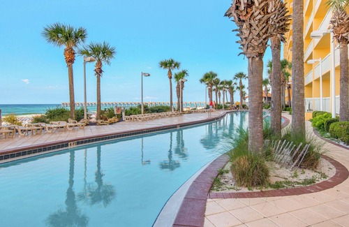 Panama City Beach Condominio | Amazing Location, Gulf Views, Right On Beach!