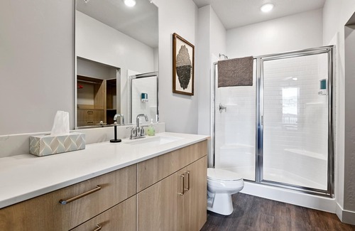 Herriman Apartamento | Amazing Location! California King Bed, Queen Sofa Sleeper & 2 Twin Beds!