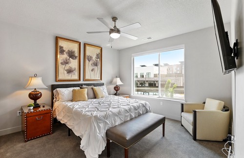 Herriman Apartamento | Amazing Location! California King Bed, Queen Sofa Sleeper & 2 Twin Beds!