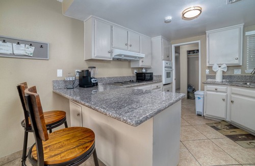 Rancho Oakey Casa | AMAZING location! clean, comfortable 4 BR 2 BA home. SLEEPS 10
