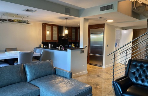 Irvine Business Complex Casa | Amazing Location in Heart of Irvine