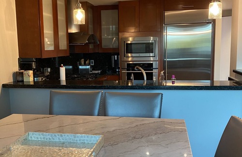 Irvine Business Complex Casa | Amazing Location in Heart of Irvine