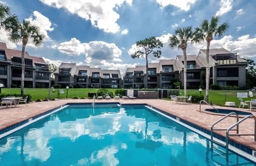 Tarpon Springs Villa | Amazing location - with-in 3 minutes walking distance to Gulf of Mexico