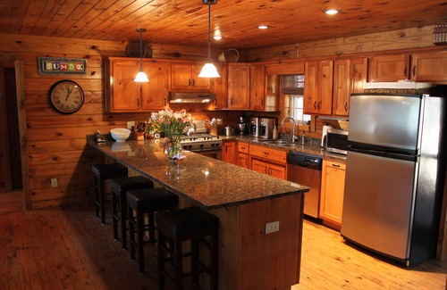 Crane Hill Cabina | Increíble Log Cabin en el agua!