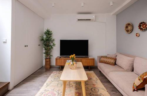 Macka Apartamento | Amazing Luxury Duplex High Ceiling Patio! #403