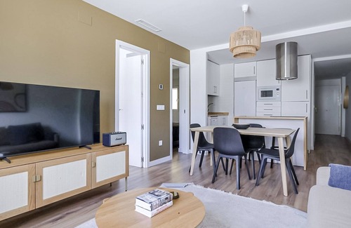 Imperial Apartamento | Amazing Madrid Río 3BR, by Blueground