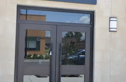 New Albany Apartamento | Amazing Main St. Condo Location!