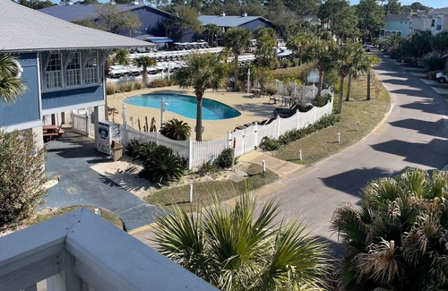 Bonito Boathouses Casa | Amazing marsh water views, golf cart included