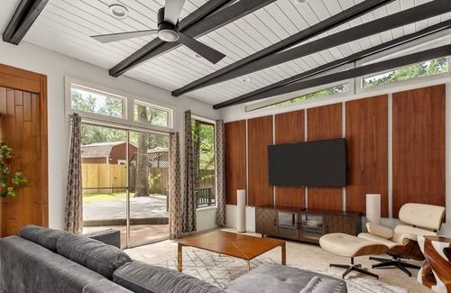 Panorama Village Casa | Amazing Midcentury Modern Home in Golf Course