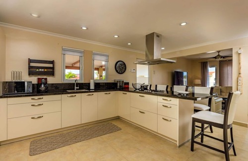 Paradera Villa | Amazing Modern 4BR3BA Villa w/ Large Private Pool
