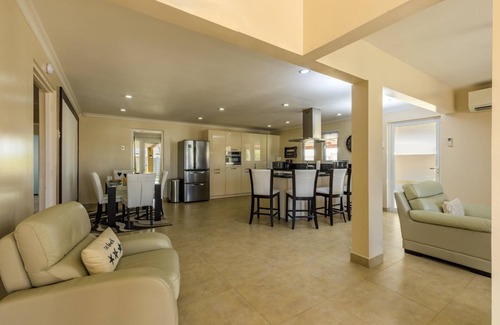 Paradera Villa | Amazing Modern 4BR3BA Villa w/ Large Private Pool